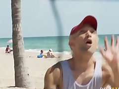 beach latina wird gefickt